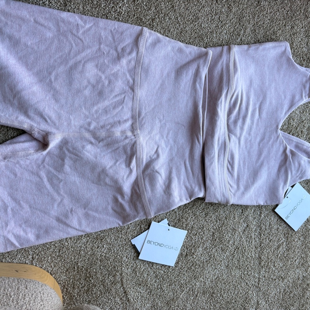 Beyond Yoga Soft Pink Activewear Set new w tags